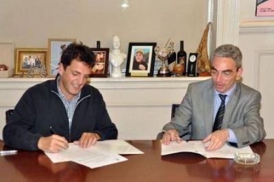 Los municipios de Tigre y Jun�n firman convenios por los abuelos 