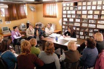 Cada vez m�s mujeres se involucran en las sociedades de fomento de la ciudad