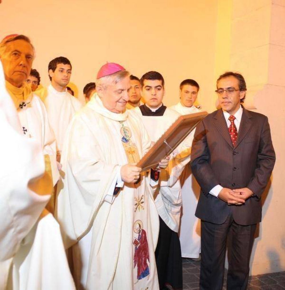 SANDRO GUZMAN ASISTIO A LA CEREMONIA DE INAUGURACION Y CONSAGRACION DEL ALTAR DE LA COCATEDRAL DE ESCOBAR