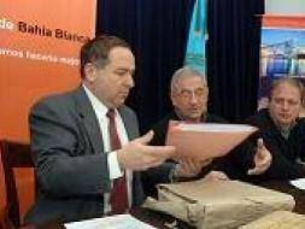 Bah�a Blanca: M�s de un mill�n de pesos para 14 sem�foros