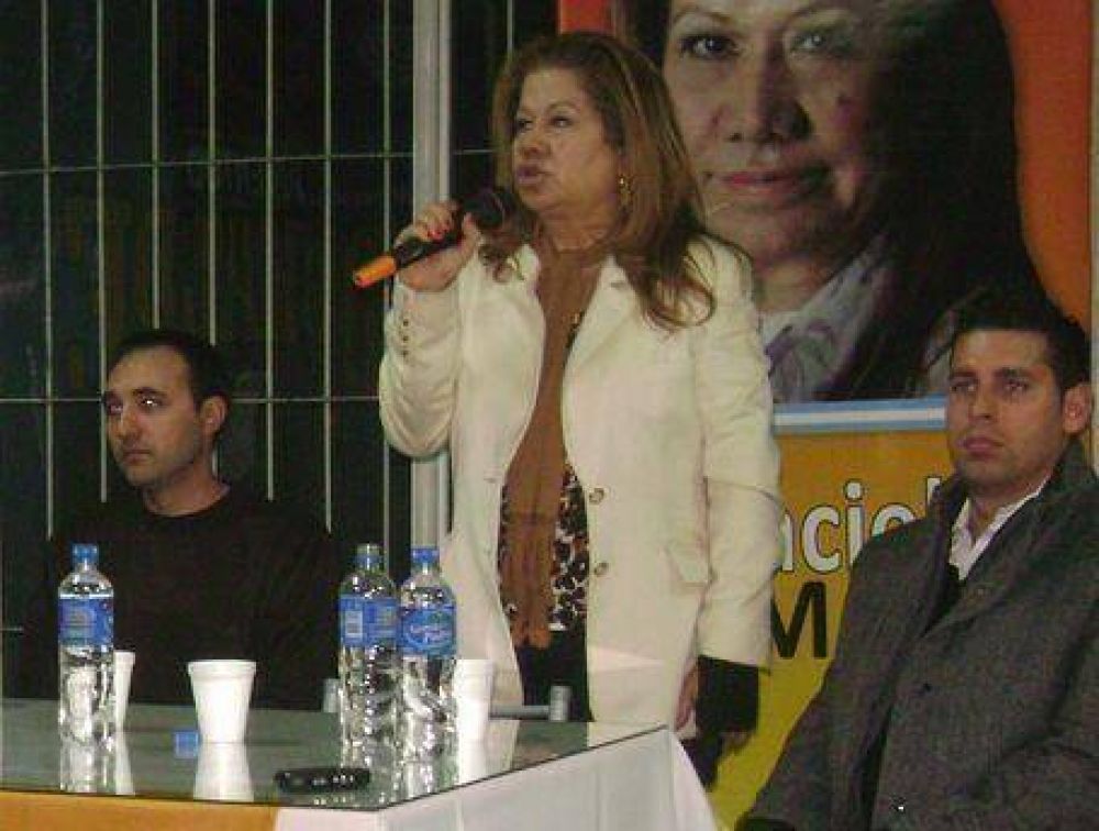 Cama�o: �El kirchnerismo us� al peronismo de San Mart�n�