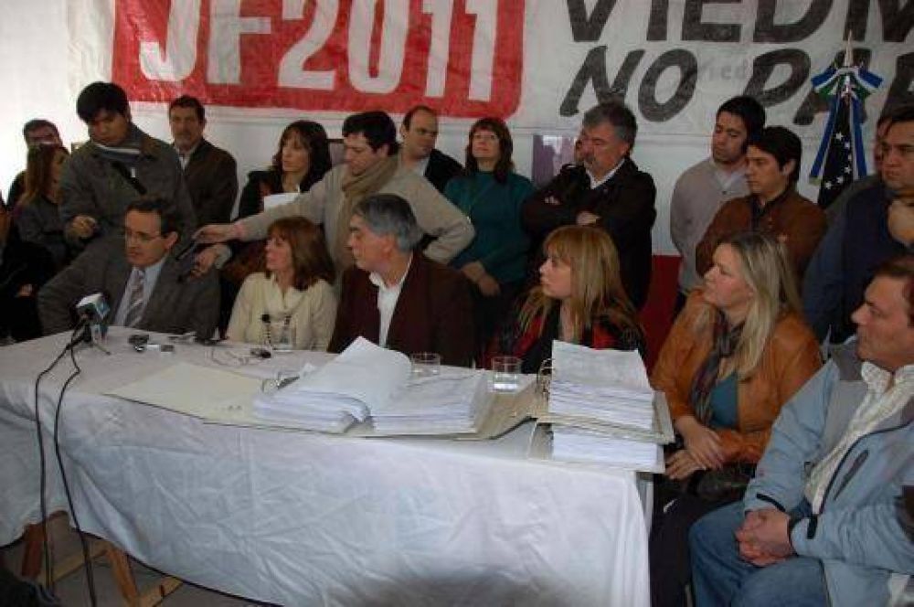 Mendioroz pondera apoyo de 15.000 viedmenses por candidatura de Ferreira