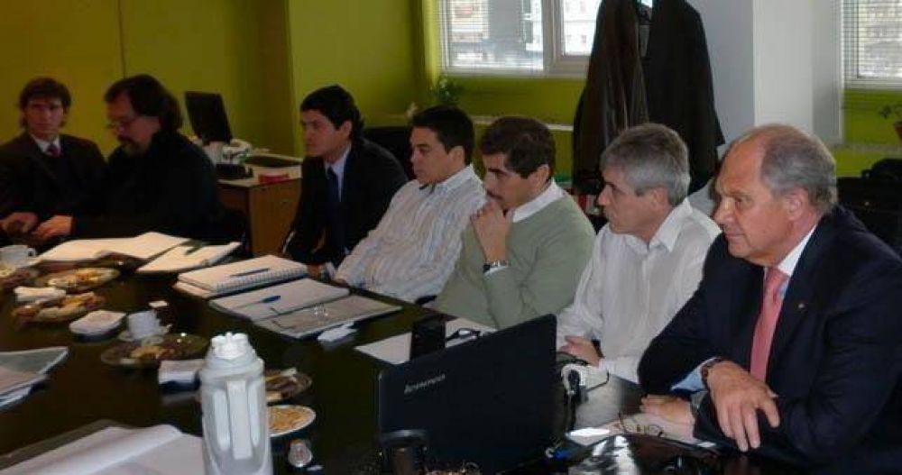 S�nchez asisti� a reuni�n federal sobre hidrocarburos En sede de OFEPHI en Capital Federal