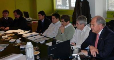S�nchez asisti� a reuni�n federal sobre hidrocarburos En sede de OFEPHI en Capital Federal