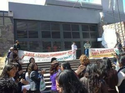 Rivarola se reuni� con Contratados y el mi�rcoles volver�n a reunirse para tratar el tema del pase a planta permanente