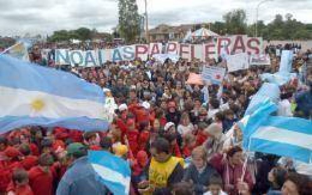 Causa contra asamble�stas de Gualeguaych� vuelve a foja cero