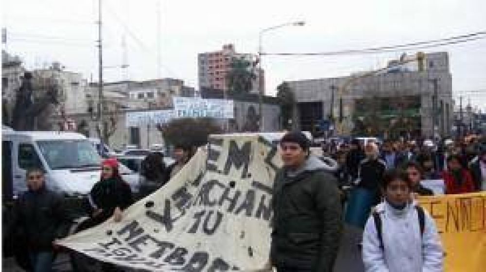 Comunidad educativa se movilizar� hoy al Concejo Escolar