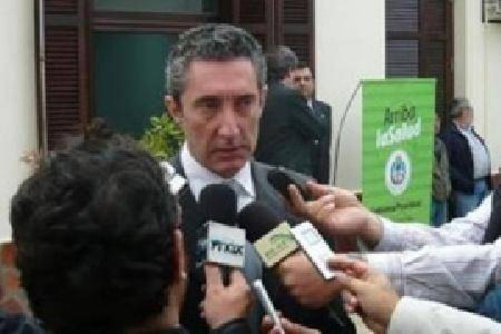 Dindart aclar� que podr�a haber una reuni�n con los gremios