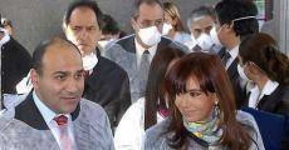 Juan Manzur quiere asumir y Cristina perder�a otro ministro