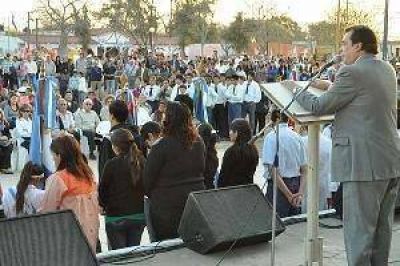Niccolai encabez� la celebraci�n de un nuevo aniversario de Garza