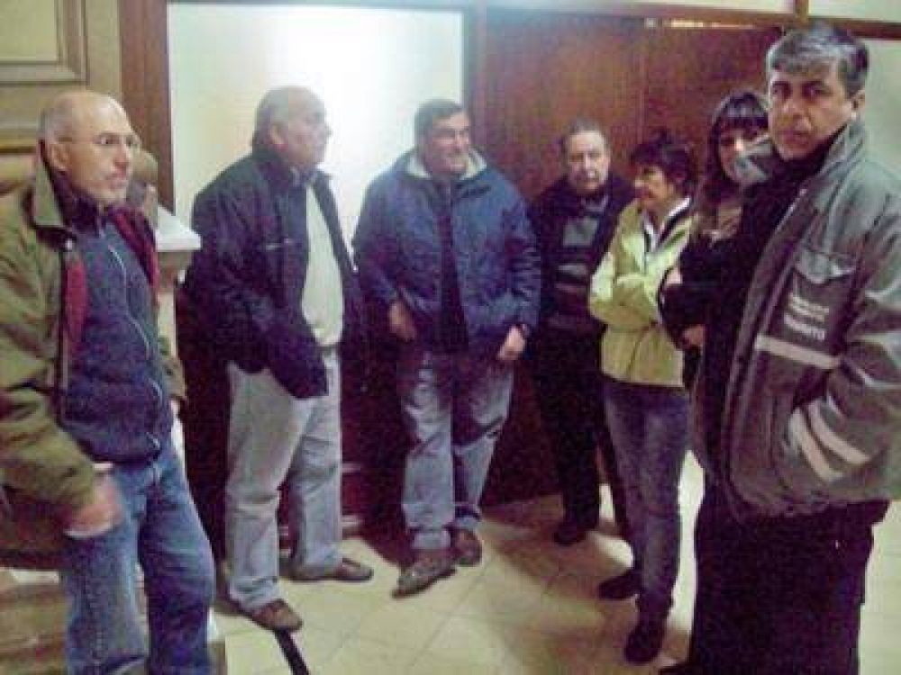 SUBA A MUNICIPALES: EL EJECUTIVO SIGUE DEMORANDO OTORGARLA