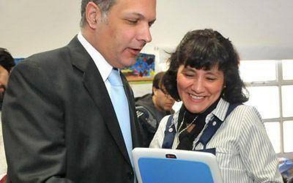 Ya todas las escuelas p�blicas est�n equipadas con netbooks