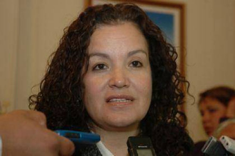 TERESITA LUNA: �EL GOBIERNO HACE EL ESFUERZO PARA DAR RESPUESTAS� 