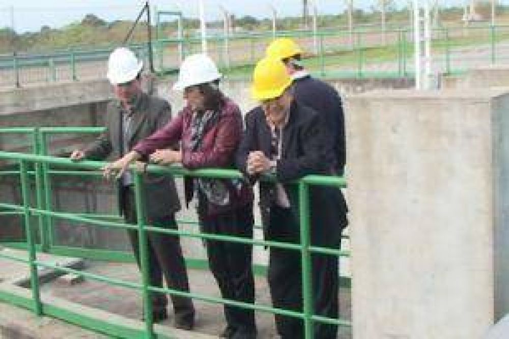 Baja el Paran� sin haber llegado al pico de creciente que se tem�a