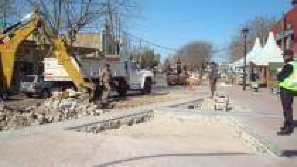 Preparan el Centro De Vicenzo para la Expo Industria Berazategui