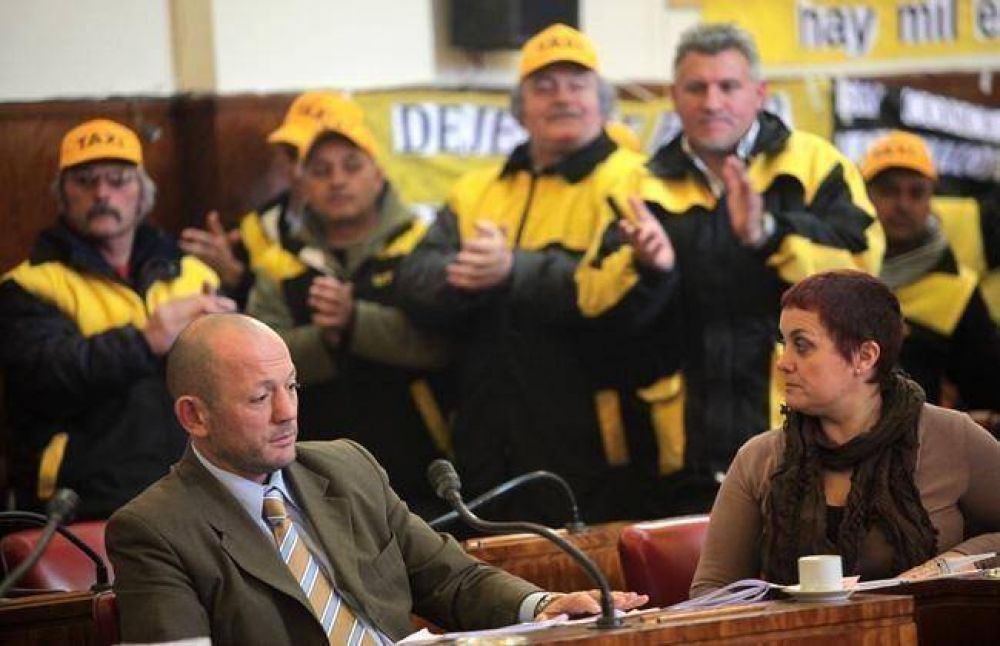 Se aprob� la contrataci�n de los GPS en taxis