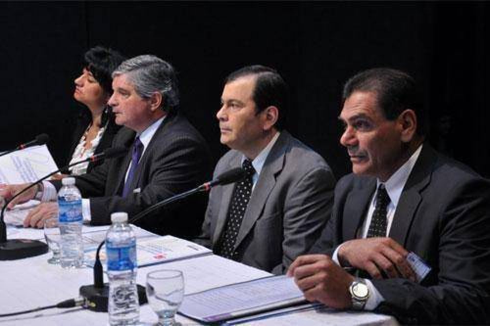 Zamora particip� del acto de apertura de importante jornada de Trabajo