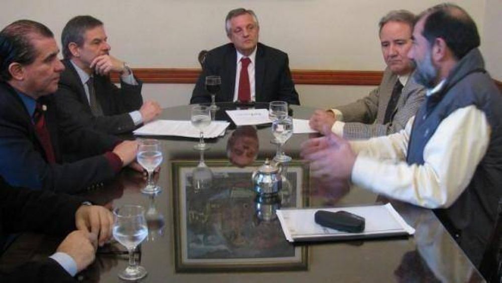 El 40% del embalse R�o Hondo se ve afectado por la contaminaci�n de industrias tucumanas