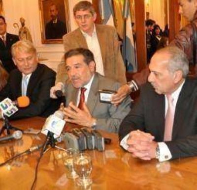 Beder: �La miner�a le otorgar� autonom�a, independencia y dignidad� a La Rioja