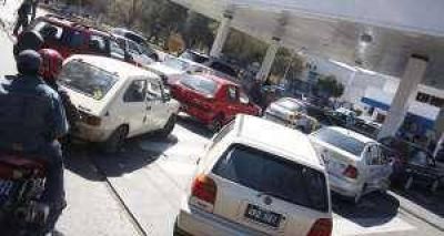 Vuelve el problema para conseguir combustibles