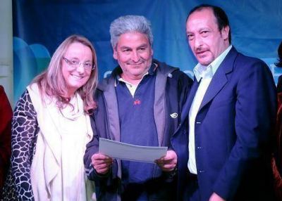 Vivona entreg� pensiones junto a Alicia Kirchner en Los Polvorines