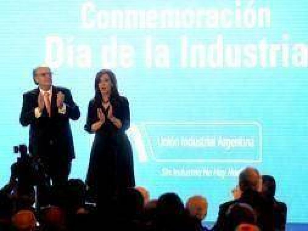 Cristina estuvo en Tecn�polis y se reuni� con la UIA