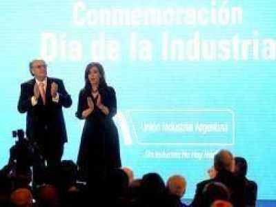 Cristina estuvo en Tecn�polis y se reuni� con la UIA