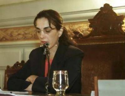 "L�gico, natural y correcto" 