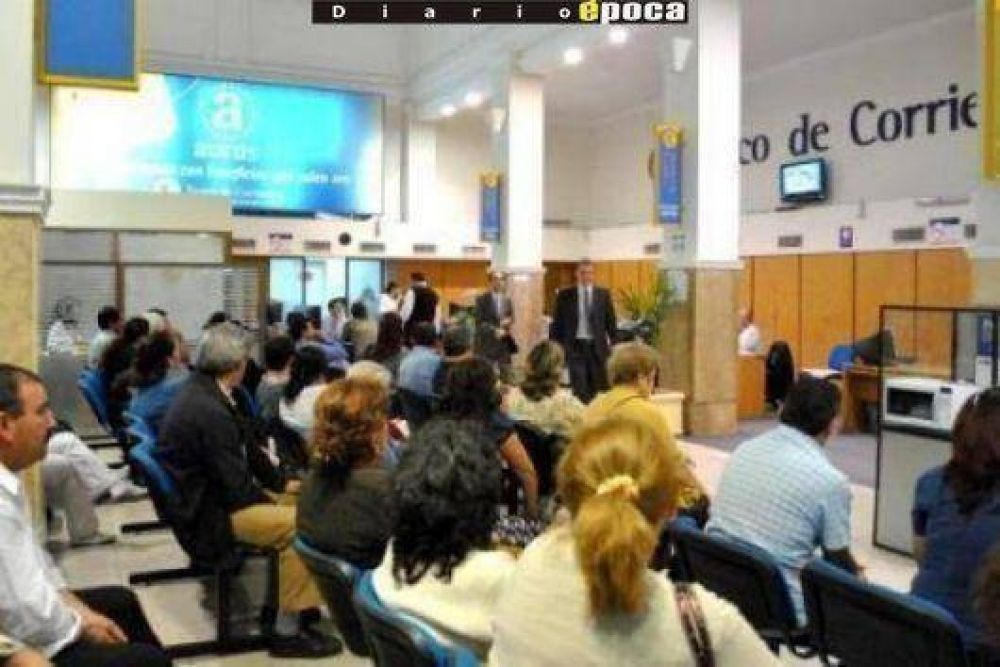 Comenz� el abono de becas de Desarrollo Humano