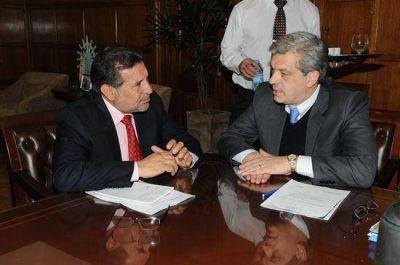 La Naci�n asistir� al campo riojano con fondos para su desarrollo