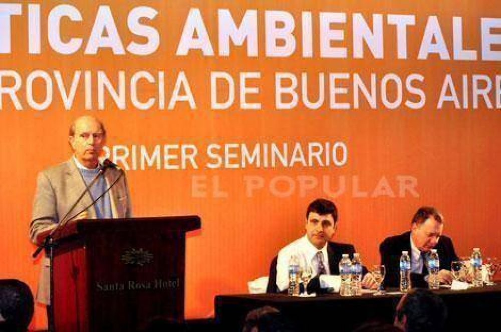 Se realiz� el Primer Seminario  sobre Pol�ticas Ambientales