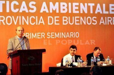 Se realiz� el Primer Seminario  sobre Pol�ticas Ambientales