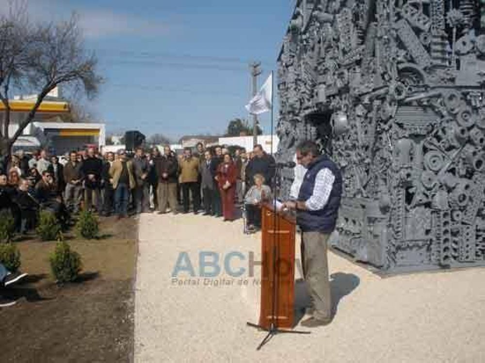 �Tandil le debe a Selvetti la creaci�n de centenares de puestos de trabajo�