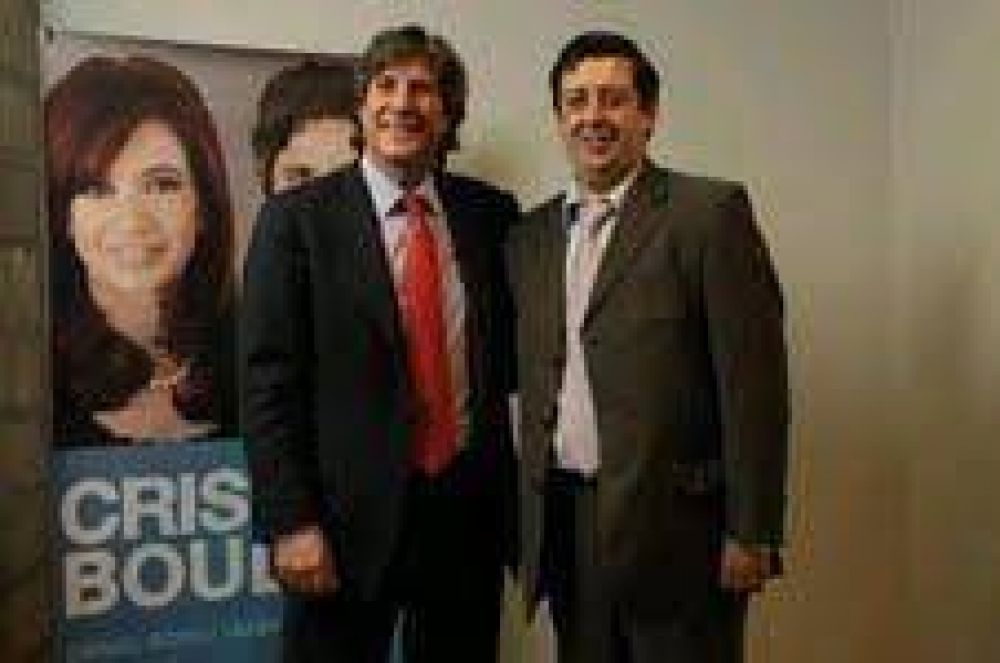 N�stor �lvarez, candidato a intendente del FPV-PJ de G�amin� con Boudou