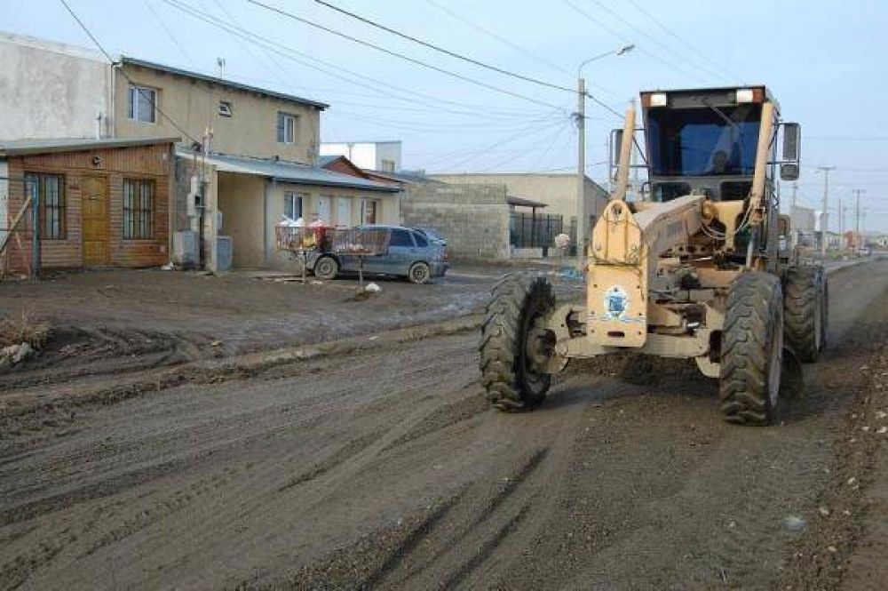 El Municipio intensifica trabajos en el Parque Industrial por calles no pavimentadas