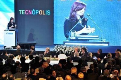 La Gobernadora particip�, junto a la Presidenta, de los festejos por el D�a de la Industria