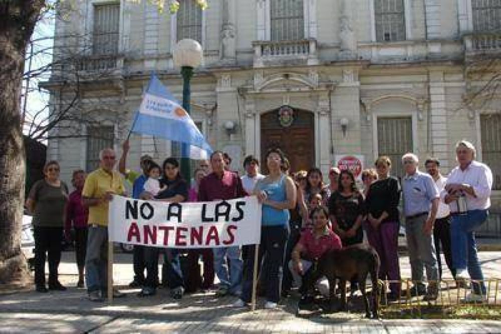 Realizan un pedido de informe sobre relocalizaci�n de las antenas en el centro