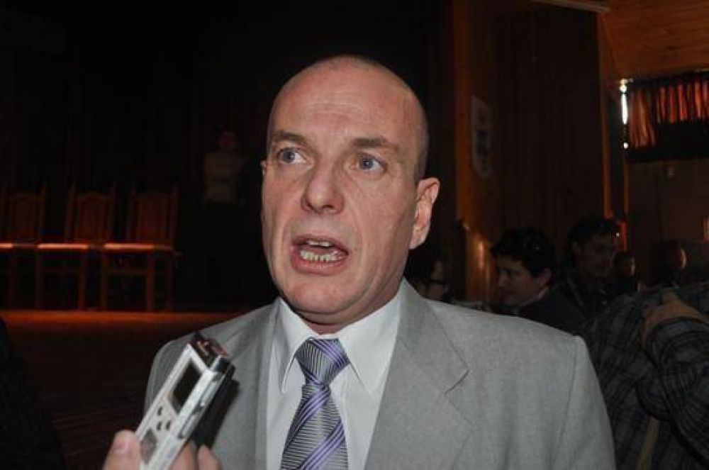 Alfredo Guill�n: �La ciudad ha tenido un crecimiento importante y necesita m�s servicios�.