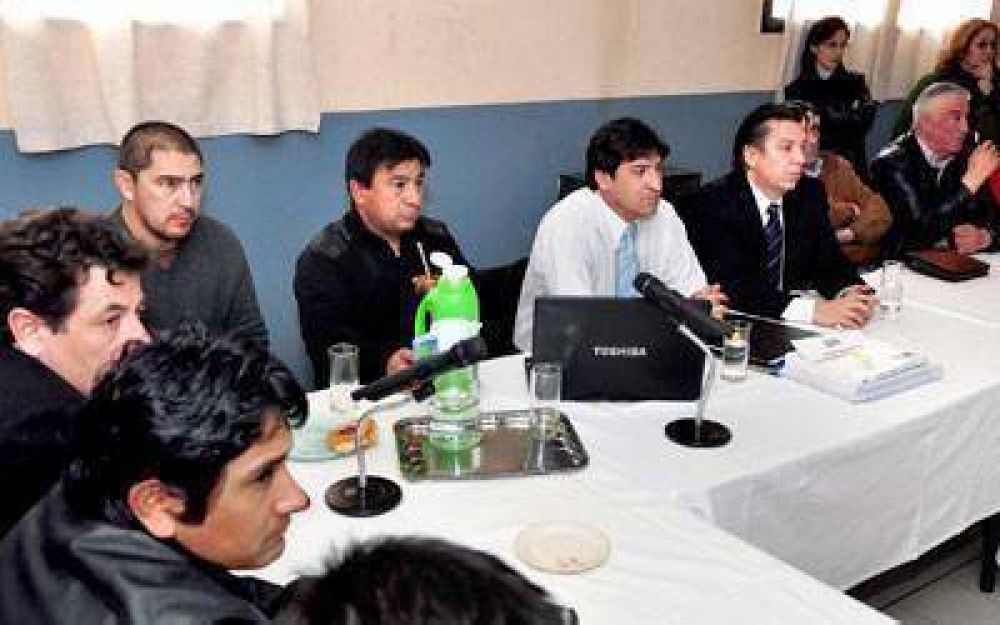 Los presidentes de comunas rurales y funcionarios se reunieron en Rawson