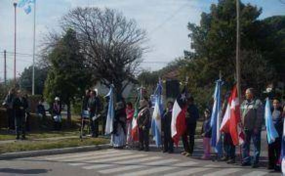 Acto oficial por el inmigrante