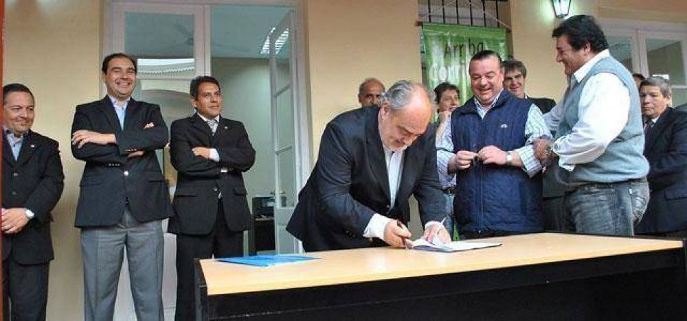 En Curuz� Cuati� Ricardo inaugur� refacciones del Registro Civil 