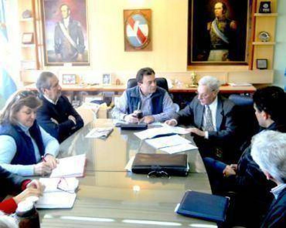 Anuncian convenio entre el Municipio y la Cooperativa R�o Uruguay Seguros