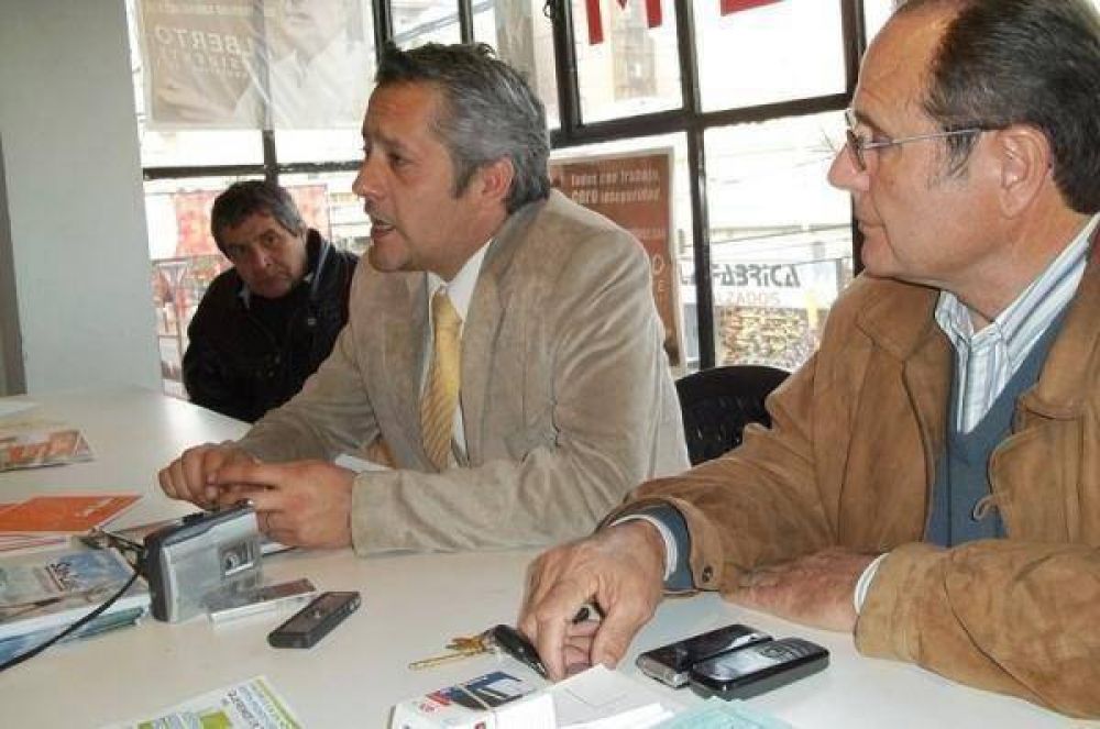 Ministro de Hacienda de San Luis de campa�a por Pico