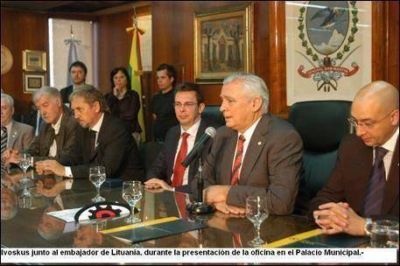 SAN MART�N - UN NUEVO EMBARQUE DE PRODUCTOS SANMARTINENSES PARTI� HACIA EUROPA 