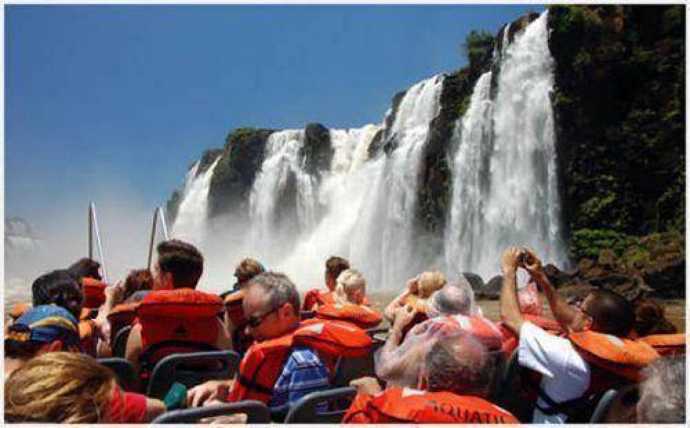 M�s de 800 mil turistas visitaron las Cataratas en lo que va del a�o
