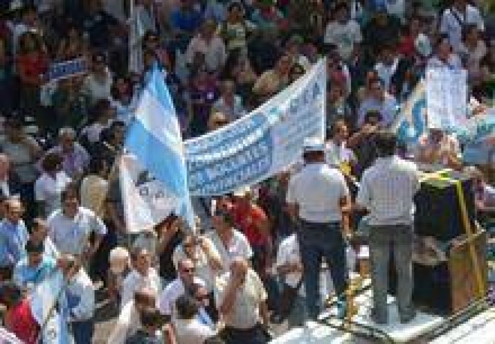 ACDP convoca al paro, y UDA, remarca sus plazos