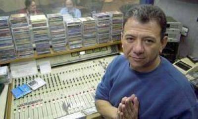 DLS vuelve por un rato a la campa�a y Lito le pone m�sica 