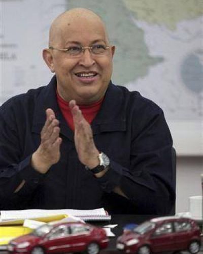 Lanza Ch�vez el "auto socialista"