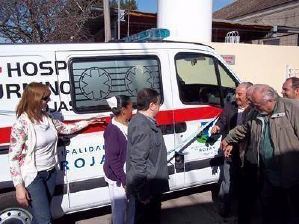 Presentaron ayer la  flamante ambulancia  del hospital Unzu�