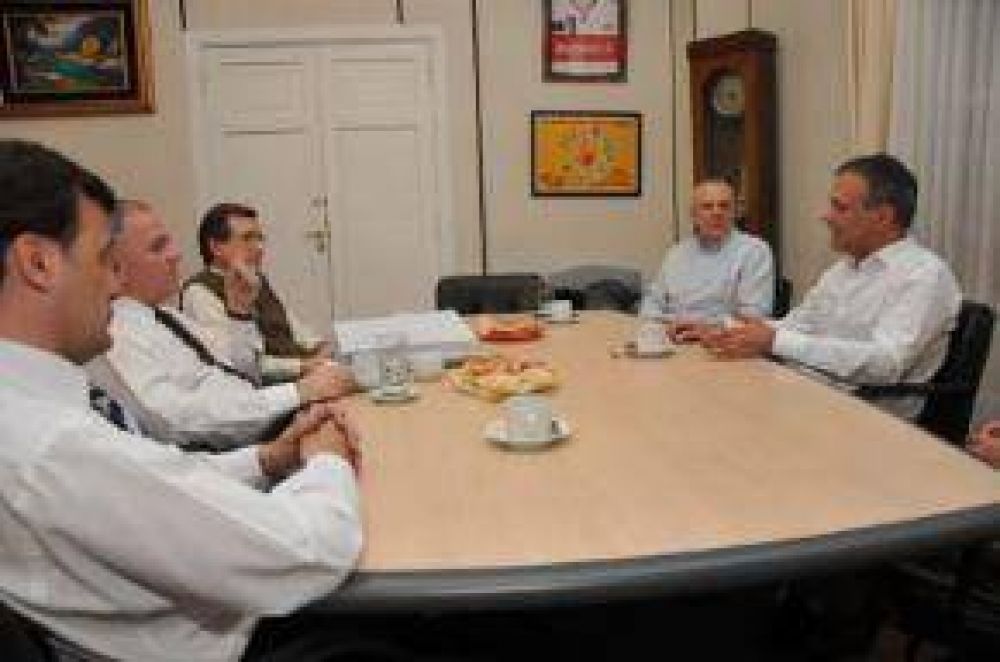 Los Electos y El Superior Buscan Mejorar El Di�logo